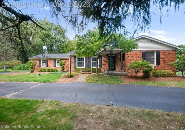 Photo 1 of Single family home for sale at 2074 Pear Tree Ln, Oakland, MI 48363 | MLS# 20261072441 | Listing updated on 2026-09-26