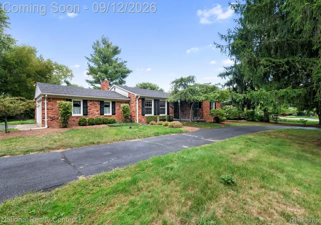 Photo 2 of Single family home for sale at 2074 Pear Tree Ln, Oakland, MI 48363 | MLS# 20261072441 | Listing updated on 2026-09-26