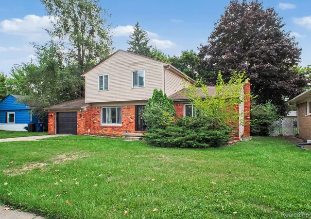 Photo 2 of Single family home for sale at 1837 Springfield St, Flint, MI 48503 | MLS# 20261072446 | Listing updated on 2026-09-11