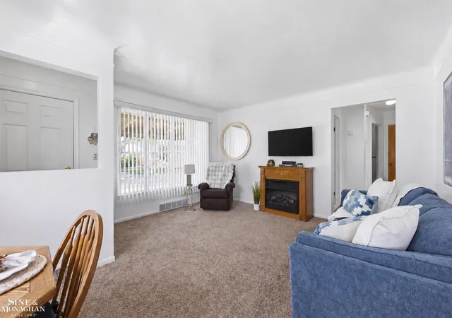 Photo 4 of Single family home for sale at 29242 Joan St, Saint Clair Shores, MI 48081 | MLS# 58050221188 | Listing updated on 2026-09-10