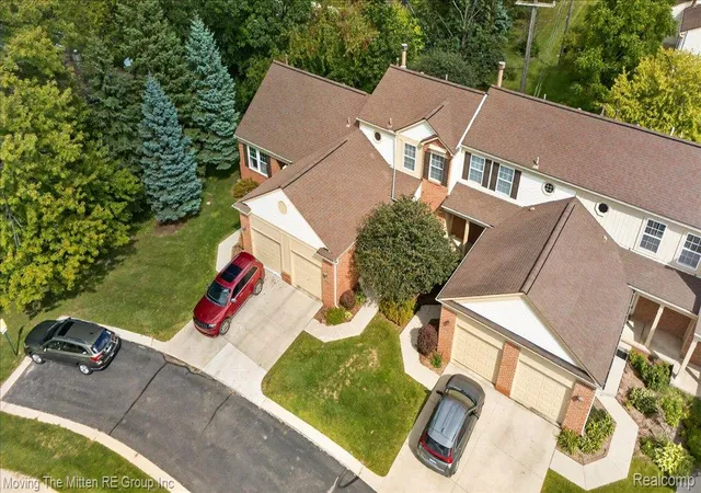 Listing Photo 2 - Condo for sale in building located at 3055 Ailsa Craig Dr, Ann Arbor, MI 48108