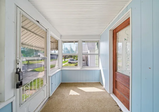Photo 3 of Single family home for sale at 626 Orange St, Jackson, MI 49202 | MLS# 55026047737 | Listing updated on 2026-09-10