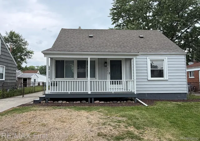 Photo 2 of Single family home for sale at 22921 Gaukler St, Saint Clair Shores, MI 48080 | MLS# 20261072462 | Listing updated on 2026-09-11