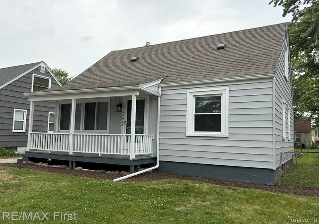 Photo 3 of Single family home for sale at 22921 Gaukler St, Saint Clair Shores, MI 48080 | MLS# 20261072462 | Listing updated on 2026-09-11