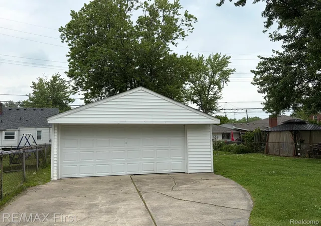 Photo 3 of Single family home for sale at 22921 Gaukler St, Saint Clair Shores, MI 48080 | MLS# 20261072462 | Listing updated on 2026-09-11