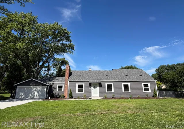 Photo 1 of Single family home for sale at 16045 Oporto St, Livonia, MI 48154 | MLS# 20261072467 | Listing updated on 2026-09-14