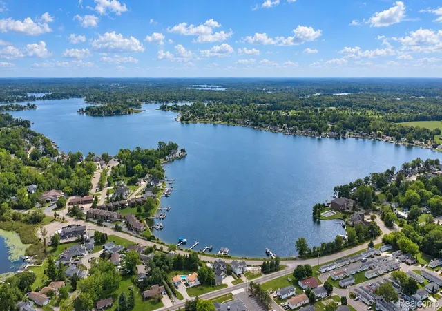 Photo 3 of Single family home for sale at 2288 N Long Lake Rd, Fenton, MI 48430 | MLS# 20261072466 | Listing updated on 2026-09-11