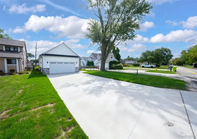 Photo 3 of Single family home for sale at 29668 Old N River Rd, Harrison Township, MI 48045 | MLS# 20261072470 | Listing updated on 2026-09-17