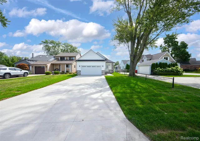 Photo 4 of Single family home for sale at 29668 Old N River Rd, Harrison Township, MI 48045 | MLS# 20261072470 | Listing updated on 2026-09-17