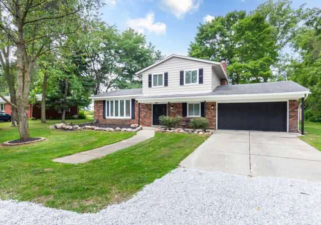 Photo 2 of Single family home for sale at 74875 Memphis Ridge Rd, Richmond, MI 48062 | MLS# 58050221190 | Listing updated on 2026-09-17
