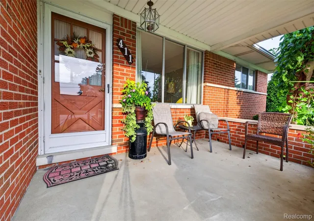 Photo 3 of Single family home for sale at 411 Tanview Dr, Oxford, MI 48371 | MLS# 20261072477 | Listing updated on 2026-09-12