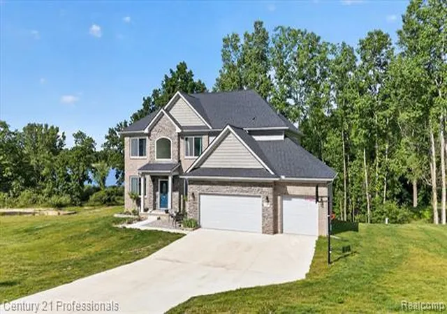 Photo 4 of Single family home for sale at 126 Parker, Ortonville, MI 48462 | MLS# 20261072479 | Listing updated on 2026-09-14