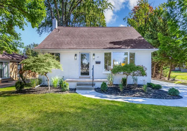 Photo 1 of Sale Pending at 177 Avery St, Clinton Township, MI 48036 | MLS# 20261072485 | Listing updated on 2026-10-06