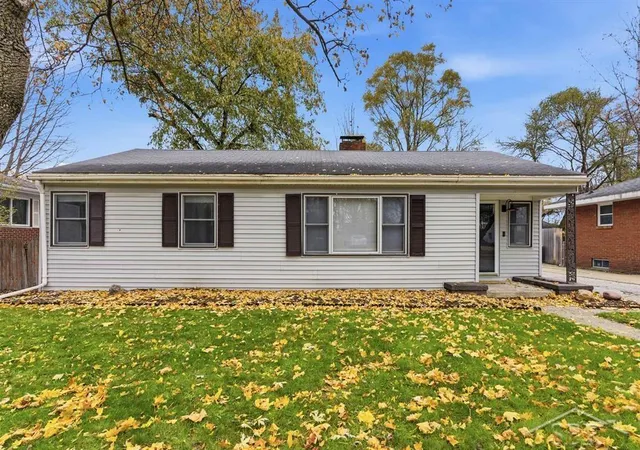 Photo 2 of Single family home for sale at 709 Maple St, Midland, MI 48640 | MLS# 61050221195 | Listing updated on 2026-09-10