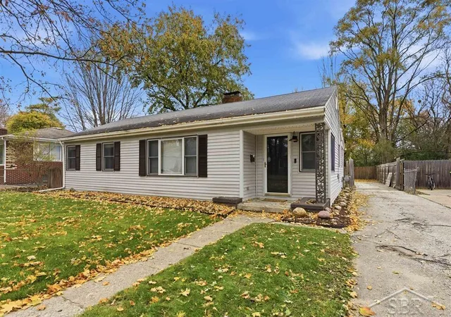 Photo 3 of Single family home for sale at 709 Maple St, Midland, MI 48640 | MLS# 61050221195 | Listing updated on 2026-09-10