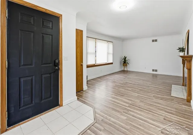 Photo 4 of Single family home for sale at 709 Maple St, Midland, MI 48640 | MLS# 61050221195 | Listing updated on 2026-09-10
