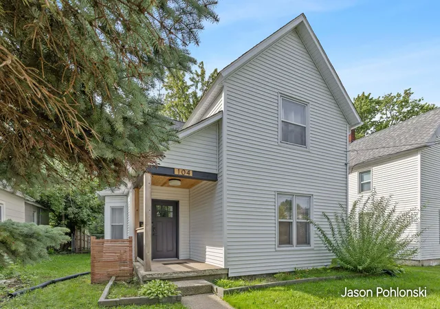 Photo 2 of Single family home for sale at 104 Sweet St Ne, Grand Rapids, MI 49505 | MLS# 65026047759 | Listing updated on 2026-09-17