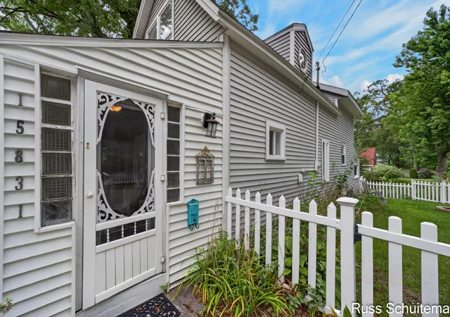 Photo 4 of Single family home for sale at 15831 Cherry St, Spring Lake, MI 49456 | MLS# 71026047760 | Listing updated on 2026-09-10