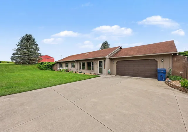 Photo 2 of Single family home for sale at 2541 Struthers Rd, Grass Lake, MI 49240 | MLS# 81026047757 | Listing updated on 2026-09-16