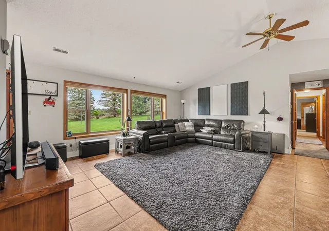 Photo 4 of Single family home for sale at 2541 Struthers Rd, Grass Lake, MI 49240 | MLS# 81026047757 | Listing updated on 2026-09-16