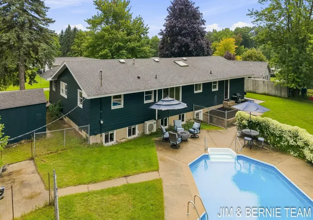 Photo 2 of Single family home for sale at 18019 Mohawk Dr, Spring Lake, MI 49456 | MLS# 71026047764 | Listing updated on 2026-09-17