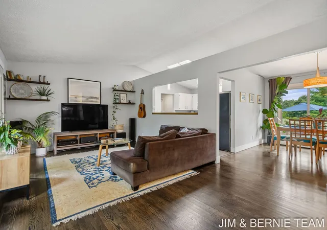 Photo 4 of Single family home for sale at 18019 Mohawk Dr, Spring Lake, MI 49456 | MLS# 71026047764 | Listing updated on 2026-09-17