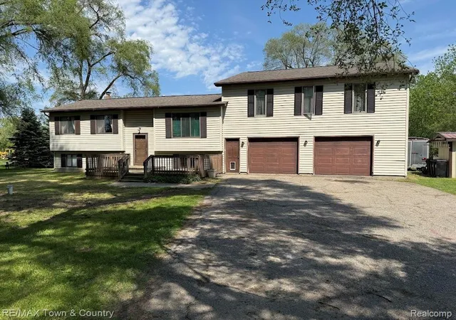 Photo 2 of Single family home for sale at 4372 N Gale Rd, Davison, MI 48423 | MLS# 20261072491 | Listing updated on 2026-09-11