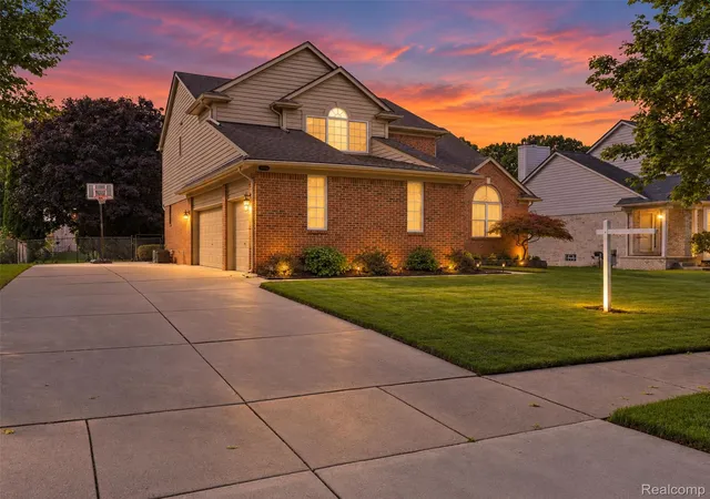 Photo 3 of Single family home for sale at 8062 Pickering Pl, Westland, MI 48185 | MLS# 20261072493 | Listing updated on 2026-09-17