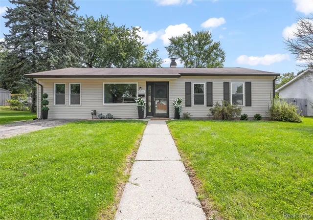 Photo 1 of Single family home for sale at 6119 Marcy St, Brighton, MI 48116 | MLS# 20261072496 | Listing updated on 2026-09-15