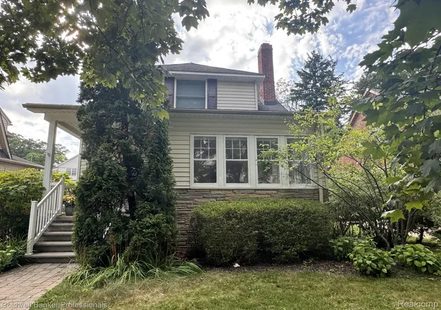 Photo 1 of Single family home for sale at 907 Lockwood Rd, Royal Oak, MI 48067 | MLS# 20261072498 | Listing updated on 2026-09-13