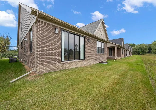 Photo 3 of Single family home for sale at 5896 Willow Grv Dr, Troy, MI 48085 | MLS# 58050221206 | Listing updated on 2026-09-09
