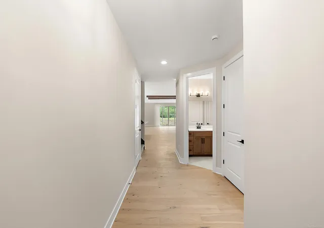 Photo 4 of Single family home for sale at 5896 Willow Grv Dr, Troy, MI 48085 | MLS# 58050221206 | Listing updated on 2026-10-06