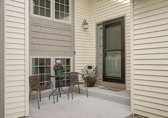 Listing Photo 3 - Condo for sale in building located at 1207 S Timberview Dr, Whitehall, MI 49461