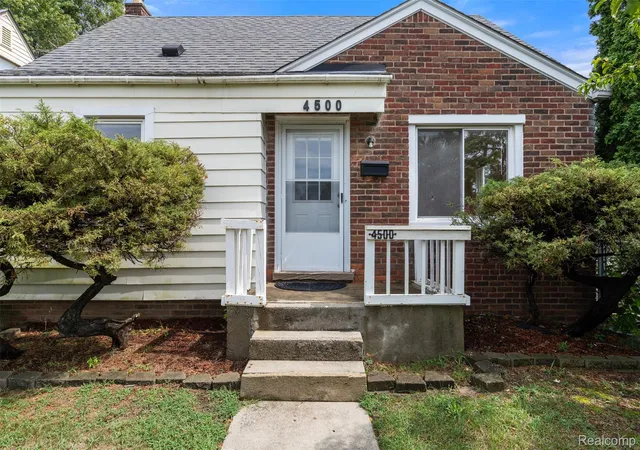 Photo 1 of Single family home for sale at 4500 Rochester Rd, Royal Oak, MI 48073 | MLS# 20261072514 | Listing updated on 2026-09-12