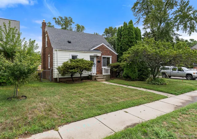 Photo 2 of Single family home for sale at 4500 Rochester Rd, Royal Oak, MI 48073 | MLS# 20261072514 | Listing updated on 2026-09-12