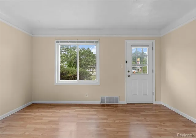Photo 4 of Single family home for sale at 4500 Rochester Rd, Royal Oak, MI 48073 | MLS# 20261072514 | Listing updated on 2026-09-12