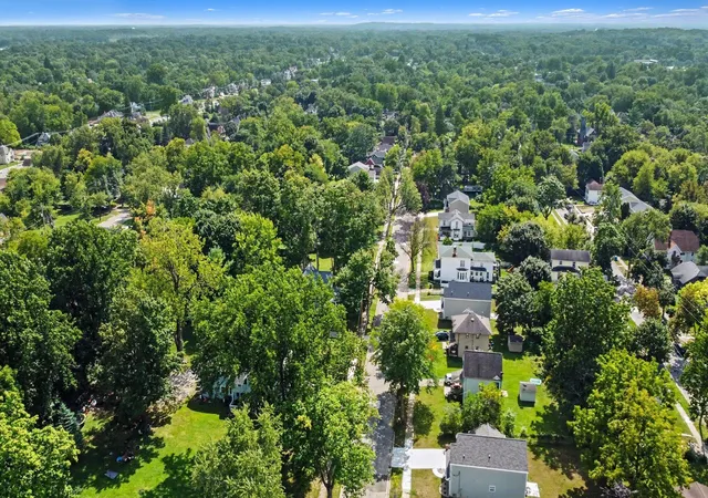 Photo 4 of Single family home for sale at 939 Maple Ave, Jackson, MI 49203 | MLS# 81026047780 | Listing updated on 2026-09-14