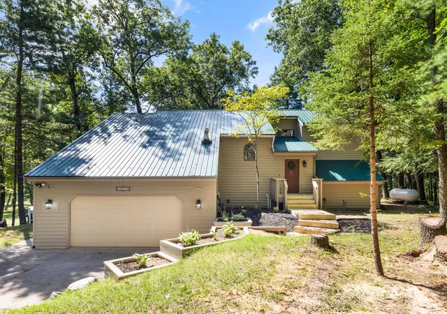 Photo 2 of Single family home for sale at 13520 14 Mile Rd Ne, Greenville, MI 48838 | MLS# 65026047788 | Listing updated on 2026-10-07