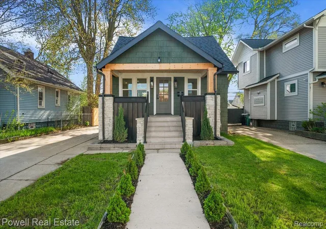Photo 1 of Single family home for sale at 121 S Edison Ave, Royal Oak, MI 48067 | MLS# 20261072531 | Listing updated on 2026-09-11