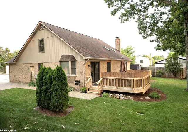Photo 4 of Single family home for sale at 48315 Walden Rd, Macomb, MI 48044 | MLS# 58050221218 | Listing updated on 2026-09-29