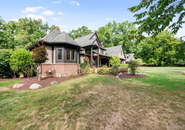 Photo 3 of Single family home for sale at 19821 Westhill St, Northville, MI 48167 | MLS# 20261072540 | Listing updated on 2026-09-11
