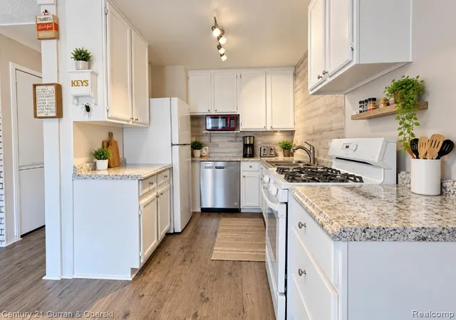 Photo 3 of Single family home for sale at 15251 Wildwood, Roseville, MI 48066 | MLS# 20261072538 | Listing updated on 2026-10-10