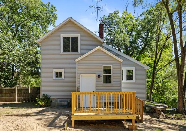 Photo 4 of Single family home for sale at 1071 Bristol Ave NW, Grand Rapids, MI 49504 | MLS# 65026047802 | Listing updated on 2026-09-30