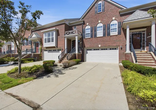 Photo 2 of Condo for sale at 963 Sandalwood Dr, Troy, MI 48085 | MLS# 20261072554 | Listing updated on 2026-09-15