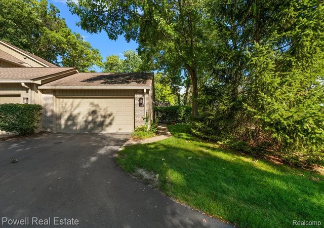 Photo 3 of Condo for sale at 1106 Timberview Trl, Bloomfield Hills, MI 48304 | MLS# 20261072558 | Listing updated on 2026-10-13
