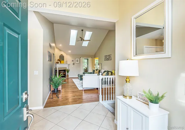 Listing Photo 4 - Condo for sale in building located at 6000 Northridge Hls Dr, Brighton, MI 48116