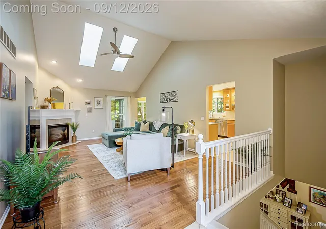 Listing Photo 5 - Condo for sale in building located at 6000 Northridge Hls Dr, Brighton, MI 48116