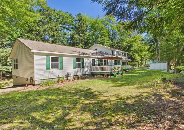 Photo 3 of Single family home for sale at 13057 N Cherrywood Ct, Northport, MI 49670 | MLS# 78080073354 | Listing updated on 2026-09-12
