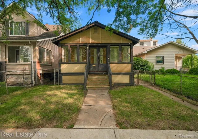 Photo 2 of Single family home for sale at 36 W Broadway St, Ecorse, MI 48229 | MLS# 20261072569 | Listing updated on 2026-10-12