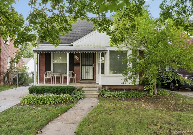 Photo 1 of Sale Pending at 17342 Woodbine St, Detroit, MI 48219 | MLS# 20261072572 | Listing updated on 2026-09-16